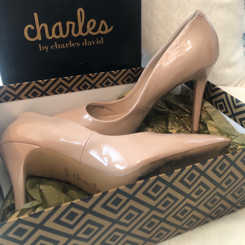 🌻New Listing 🌻Nude Charles by David Heels/ Pumps